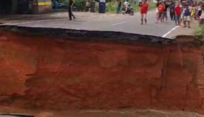 Jalinsum Jambi – Sumbar Putus Total, Pengendara Diminta Cari Jalan Alternatif
