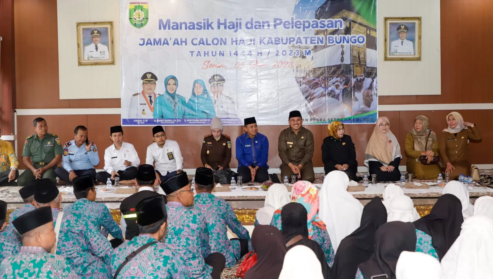 Suasana pelepasan calon jamaah haji CJH asal Kabupaten Bungo 135958682
