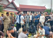 Kesulitan Mendapatkan Solar, Sopir Bawa Ratusan Truk Ke Kantor DPRD Bungo